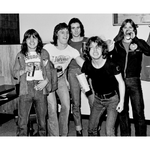 LET THERE BE ROCK (AC/DC, 1977)